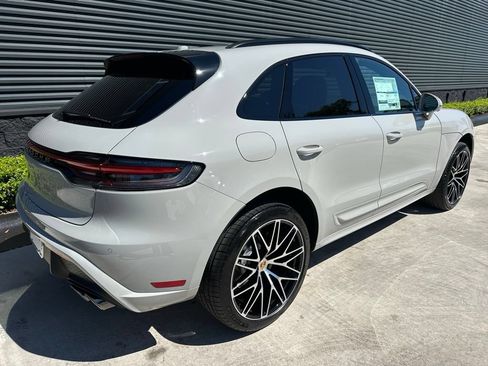 Used 2026 Porsche Macan AWD/4WD image 9
