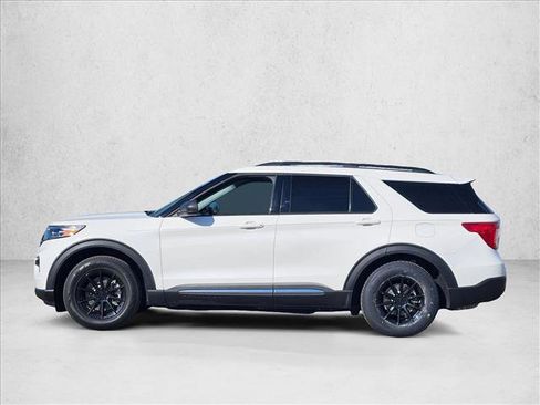 Used 2022 Ford Explorer XLT RWD image 9