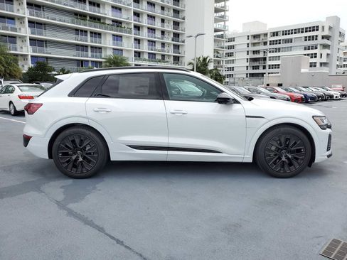 Certified 2024 Audi Q8 e-tron Prestige w/ Prestige Package AWD/4WD image 7