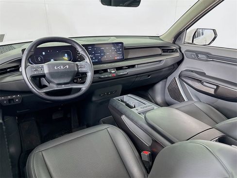 Used 2024 Kia EV9 Light Long Range image 32