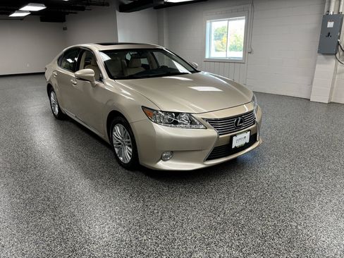 Used 2013 Lexus ES 350 Sedan image 3
