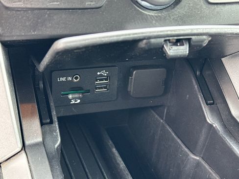 Used 2015 Ford Explorer XLT w/ Equipment Group 201A AWD/4WD image 29