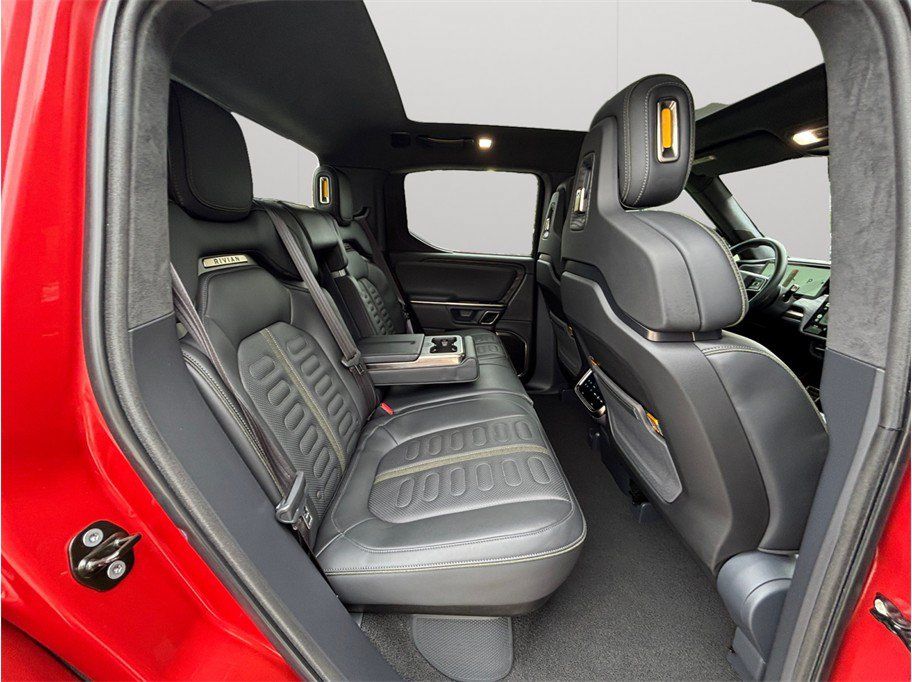 Used 2022 Rivian R1T Adventure AWD/4WD image 37