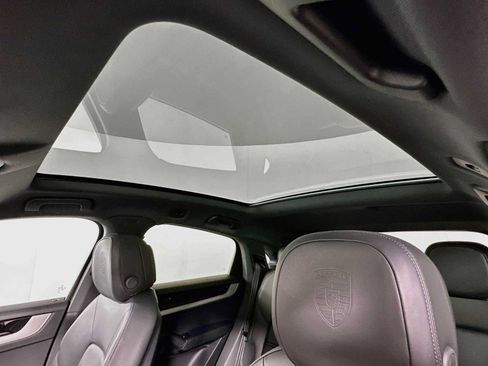 Certified 2025 Porsche Cayenne Coupe AWD/4WD image 22