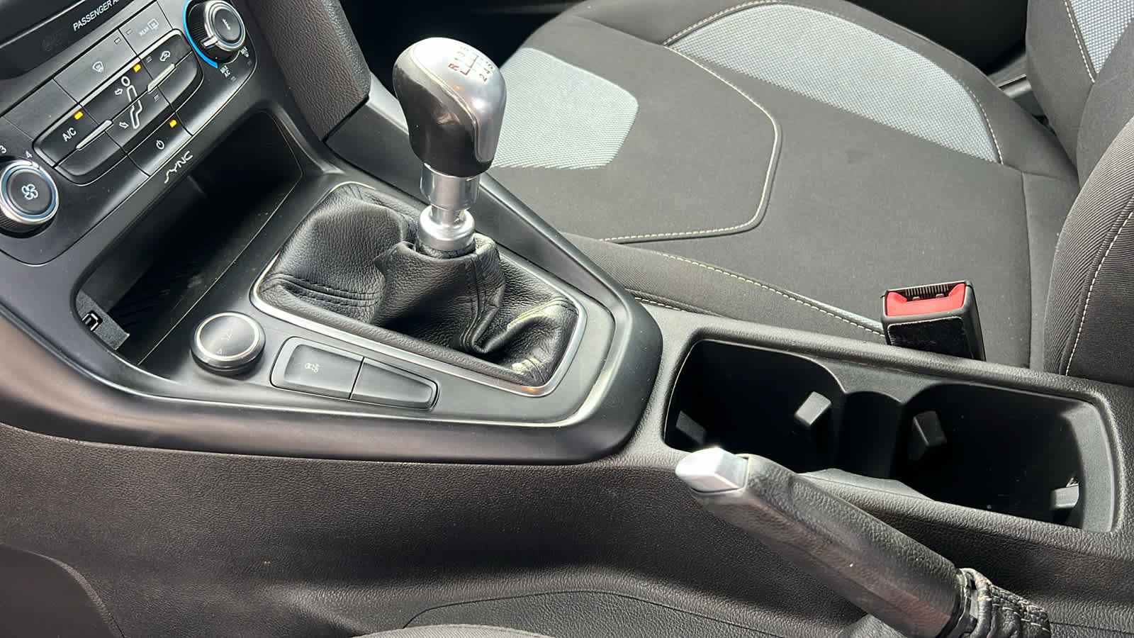 Used 2017 Ford Focus ST FWD image 13