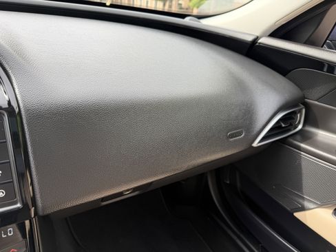 Used 2018 Jaguar XE RWD image 25