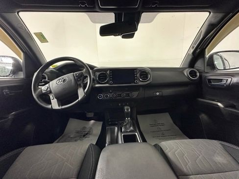 Used 2020 Toyota Tacoma TRD Sport image 16