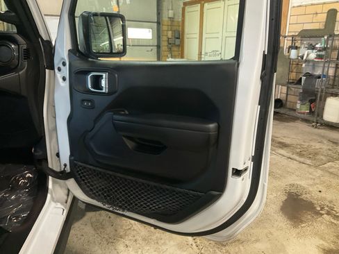 Used 2021 Jeep Wrangler Unlimited Sport image 20