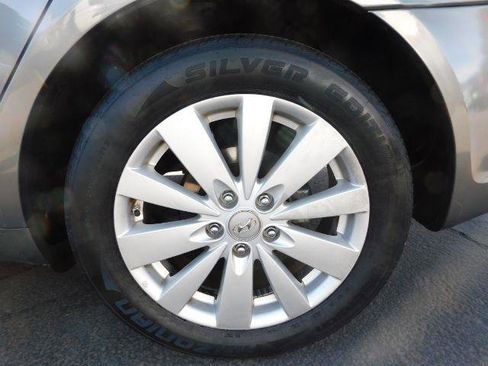 Used 2010 Hyundai Sonata GLS image 9