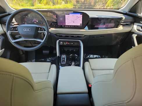 Used 2025 Audi Q5 Prestige AWD/4WD image 12