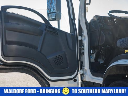 Used 2025 Chevrolet Low Cab Forward image 30