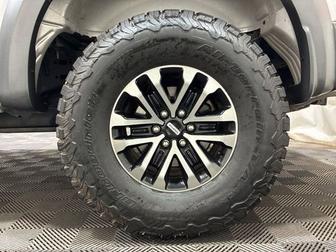 Used 2019 Ford F150 Raptor w/ Equipment Group 802A Luxury AWD/4WD image 33