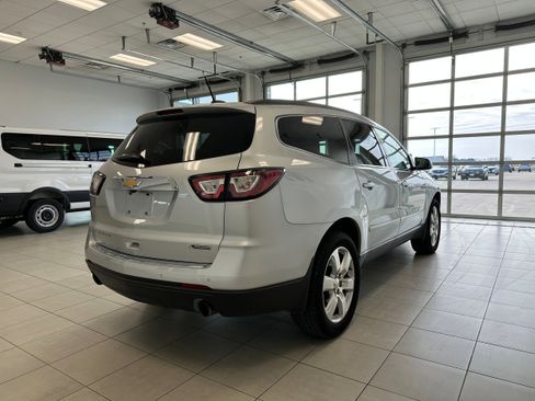 Used 2017 Chevrolet Traverse Premier image 5