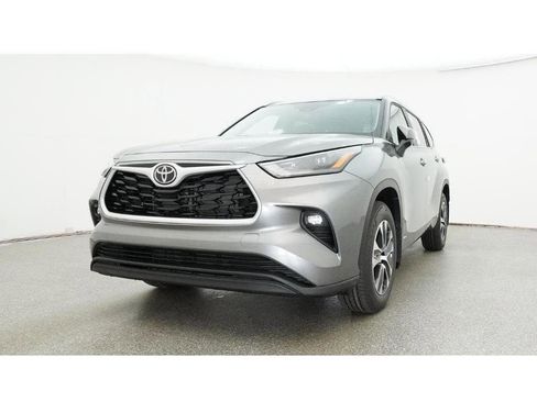 New 2026 Toyota Highlander XLE image 36