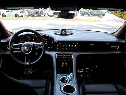 Used 2025 Porsche Taycan RWD image 29