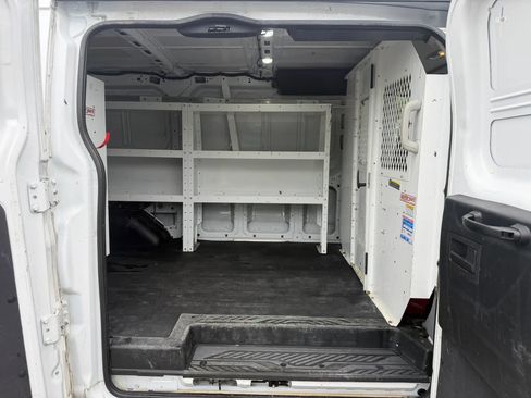 Used 2019 Ford Transit 150 130 Low Roof RWD image 25