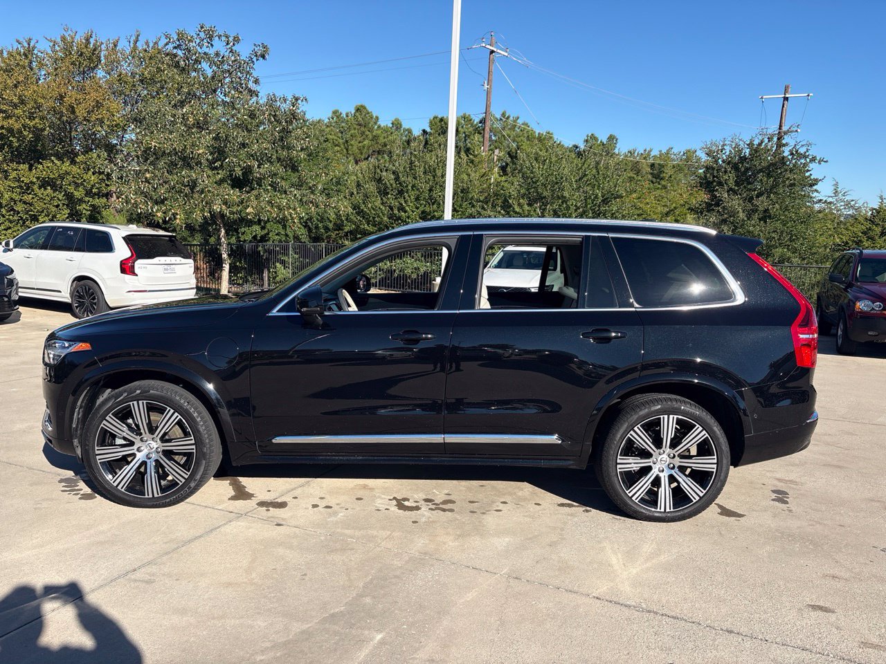 Used 2025 Volvo XC90 T8 Ultra w/ Protection Package Premier AWD/4WD image 8