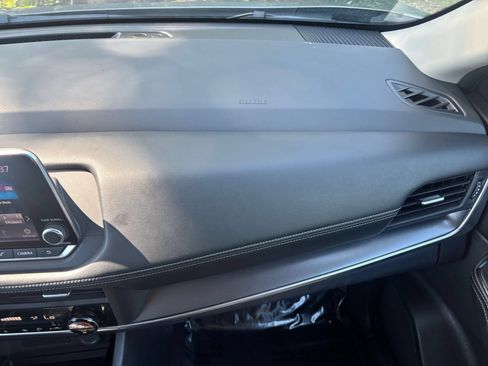 Used 2025 Nissan Rogue SV FWD image 37