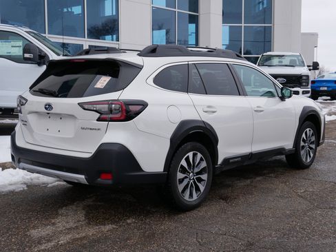 Used 2023 Subaru Outback Limited image 3