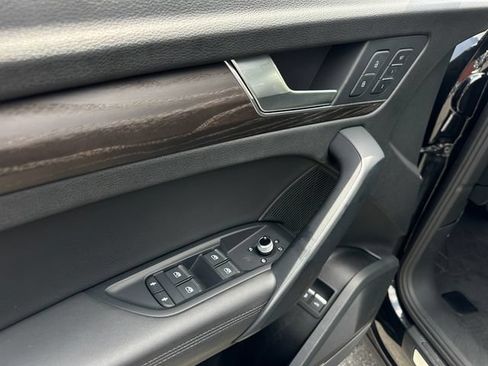 Used 2020 Audi Q5 e Prestige w/ Prestige Package AWD/4WD image 11