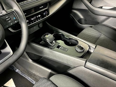 Certified 2023 Nissan Rogue SV image 19