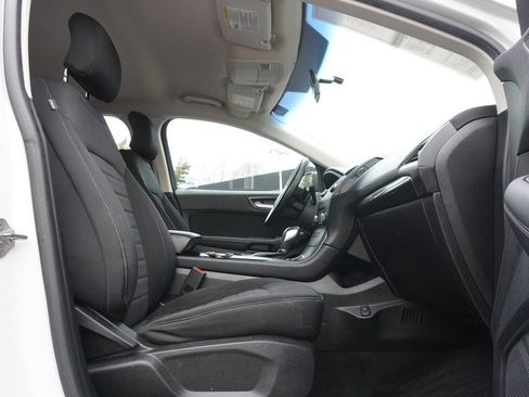 Used 2018 Ford Edge SE image 28