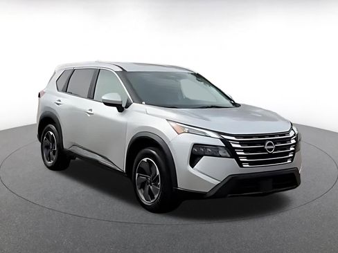 Used 2025 Nissan Rogue SV FWD image 3
