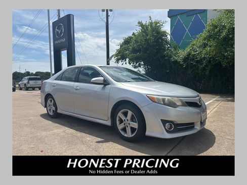 Used 2012 Toyota Camry SE w/ Leather Pkg FWD image 1