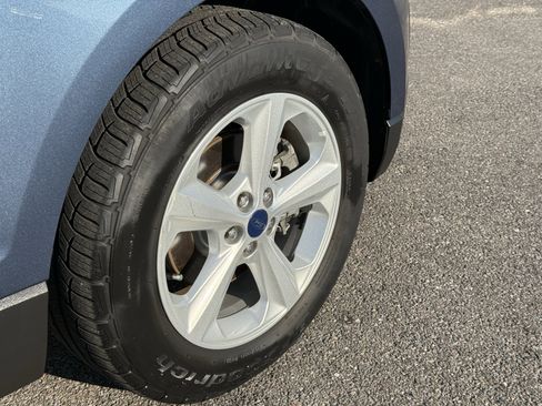 Used 2018 Ford Edge SE image 12