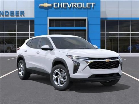 New 2026 Chevrolet Trax LS w/ LS Convenience Package FWD image 7