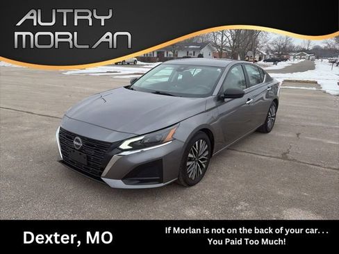 Used 2024 Nissan Altima 2.5 SV image 1