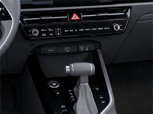 New 2025 Kia Niro EX image 23