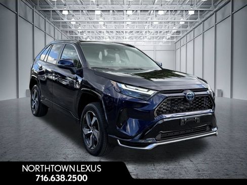 Used 2024 Toyota RAV4 SE w/ Weather & Moonroof Package AWD/4WD image 4