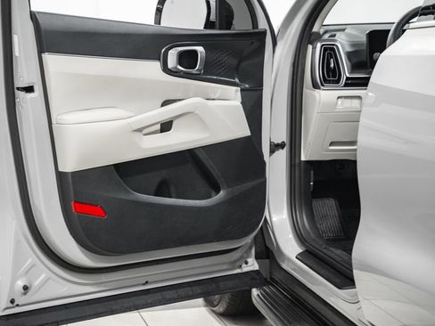 Used 2025 Kia Sorento S w/ Panoramic Sunroof Package image 42