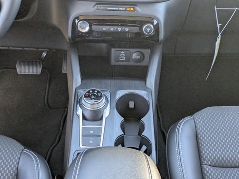 New 2024 Ford Escape SE image 21