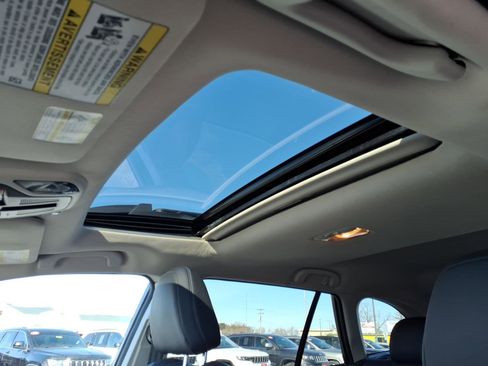 Used 2022 Subaru Outback Limited image 15