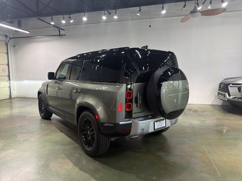 Used 2025 Land Rover Defender 110 S image 6