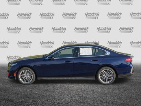 Used 2025 BMW 530i xDrive w/ Executive Package AWD/4WD image 6