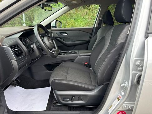 Used 2022 Nissan Rogue SV image 10