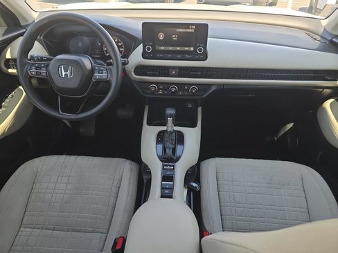 Certified 2025 Honda HR-V LX image 9