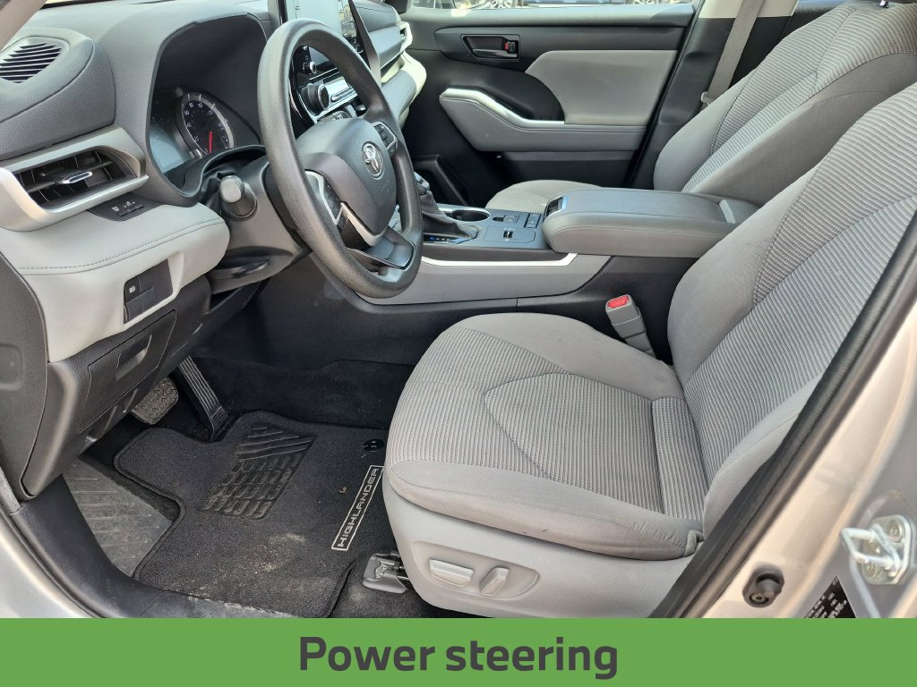 Used 2022 Toyota Highlander L FWD image 15