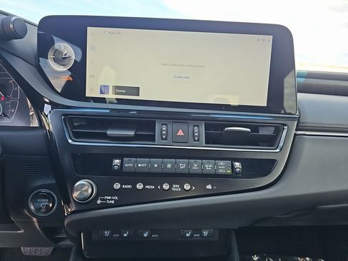 Certified 2025 Lexus ES 300h w/ Premium Package image 21