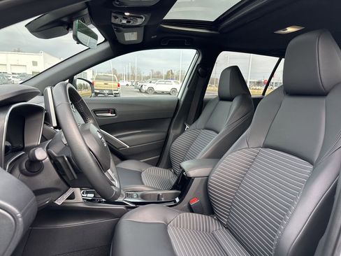 Certified 2024 Toyota Corolla Cross XSE image 27