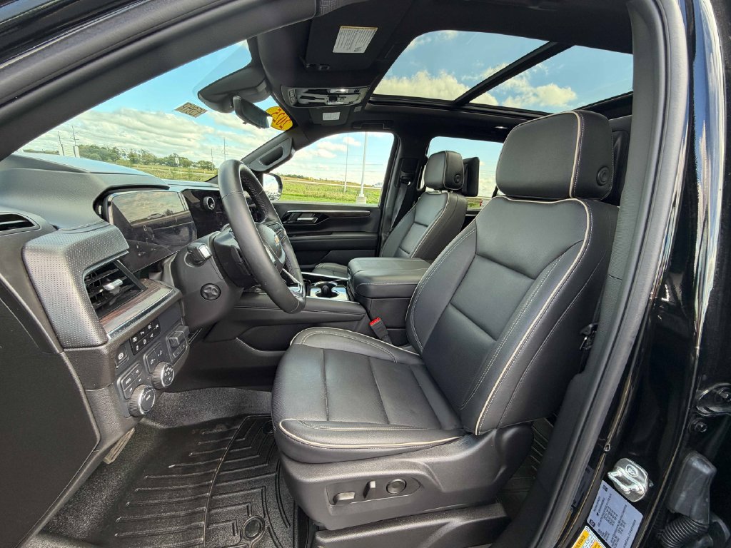 Used 2025 Chevrolet Tahoe Premier AWD/4WD image 18