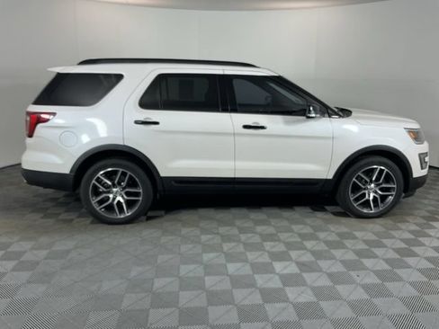 Used 2016 Ford Explorer Sport AWD/4WD image 4