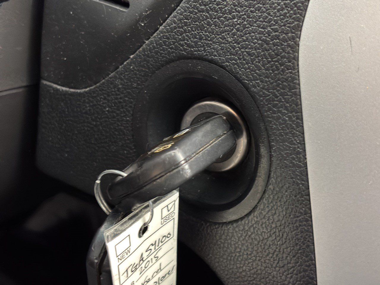 Used 2015 Ford Explorer XLT w/ Equipment Group 202A FWD image 20