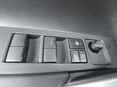 Used 2026 Toyota Corolla Cross SE image 27