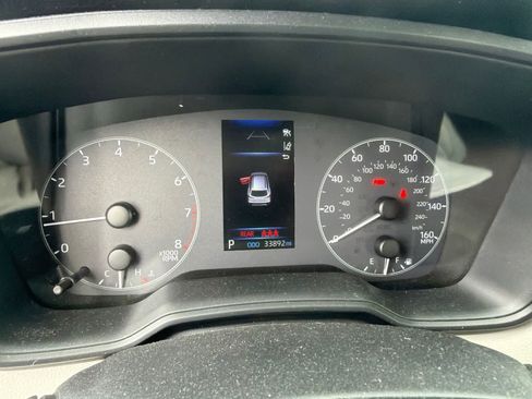 Used 2024 Toyota Corolla Cross L FWD image 2