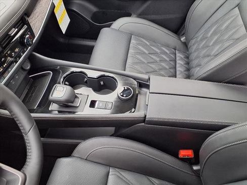 New 2025 Nissan Rogue Platinum w/ Tech Package image 16