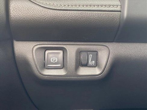 Used 2019 GMC Acadia Denali w/ Technology Package FWD image 17